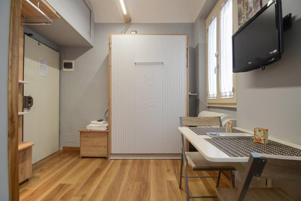 Apartamento Keys Of Italy - Sgiuseppe 18 - Monolocale Intimo E Conveniente A Santa Croce Florencia Exterior foto